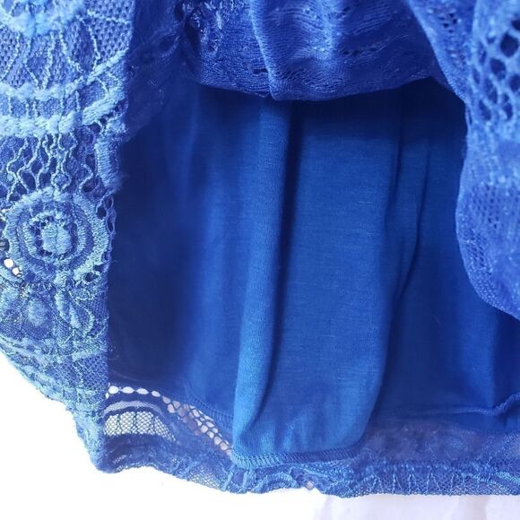 LILDY Full Lace On/Off-Shoulder Tunic Top - Picture 6 of 10